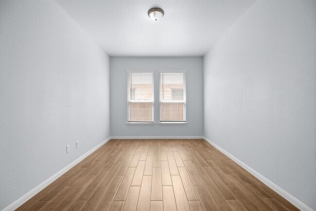 Building Photo - 133 Camella St