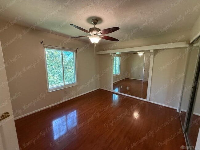 Building Photo - 1147 Captains Bridge