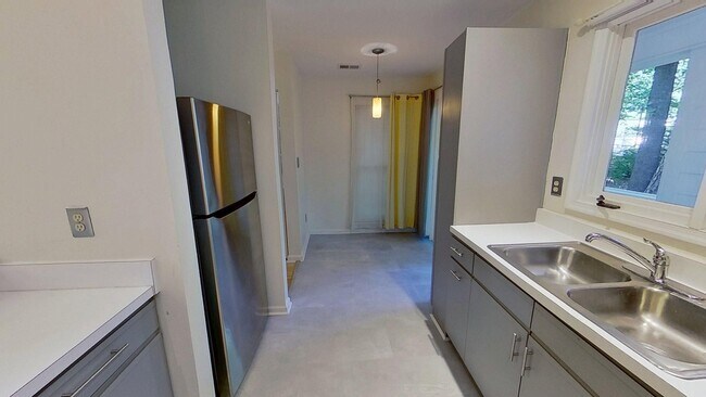 Building Photo - 3813 Carnegie Ln