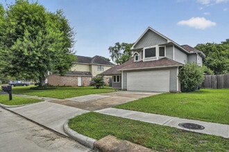 Building Photo - "Charming 3-Bed Oasis with Modern Touches & Granite Elegance in Houston!"