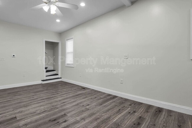 Building Photo - 907 Scott St