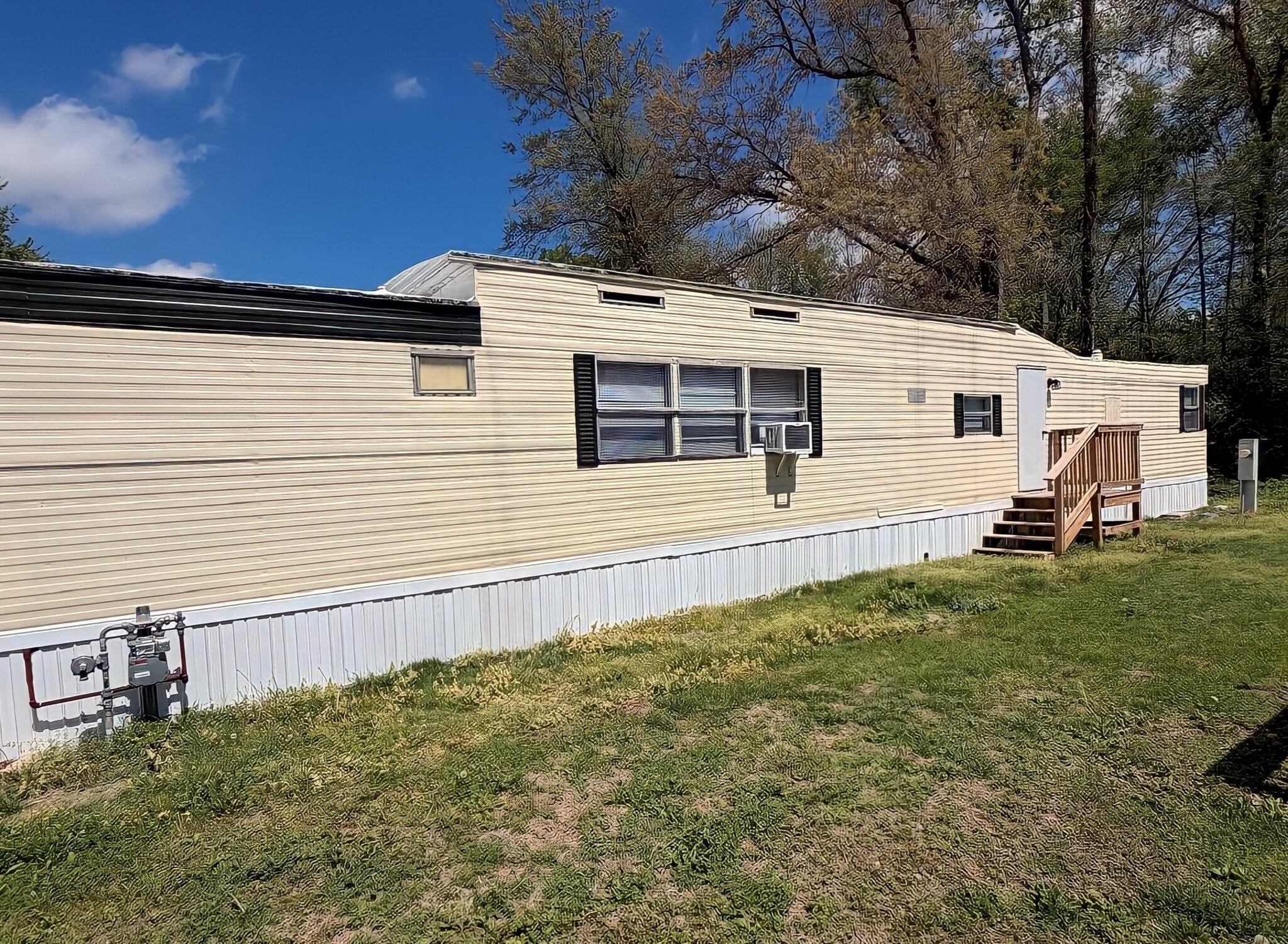 Building Photo - 43 Deerwood Park