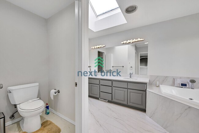 Building Photo - Beautiful home with 4 beds, 3.5 baths for rent