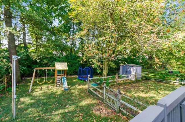 Building Photo - 3539 Westbay Dr