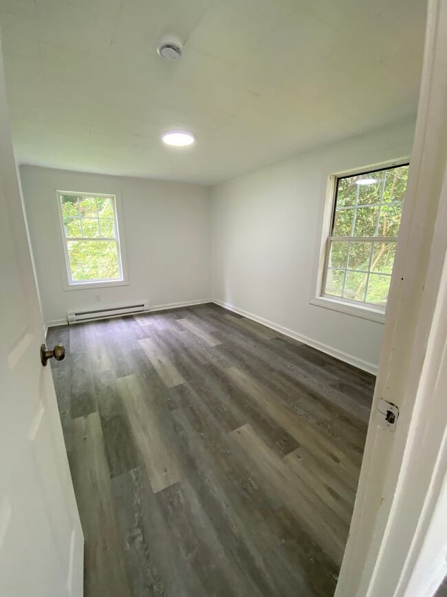 Building Photo - Newly remodeled home is located in Lancast...