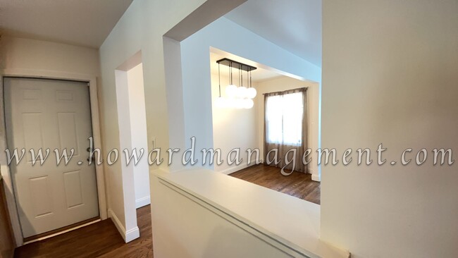 Building Photo - Lovely Home in a Quiet Neighborhood