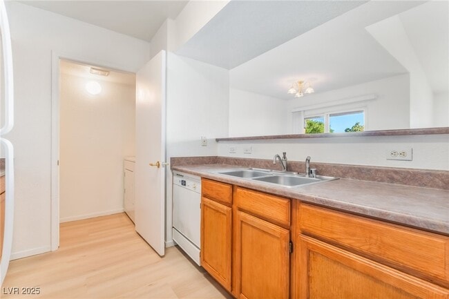 Building Photo - 6650 W Warm Springs Rd