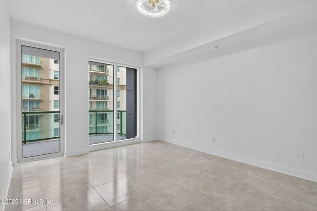 Building Photo - 1431 Riverplace Blvd