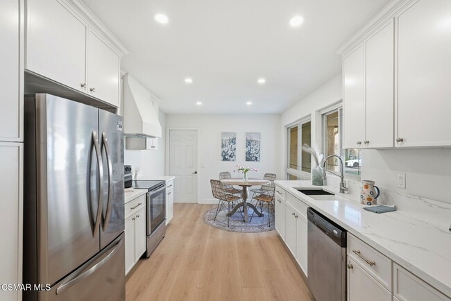 Building Photo - 5140 Village 5