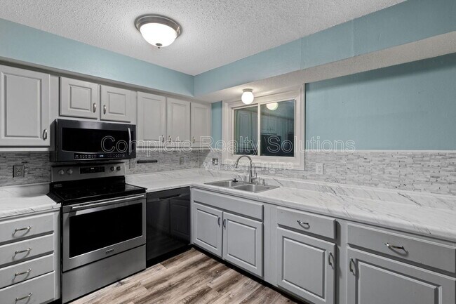 Building Photo - 26 Timberbrook Dr