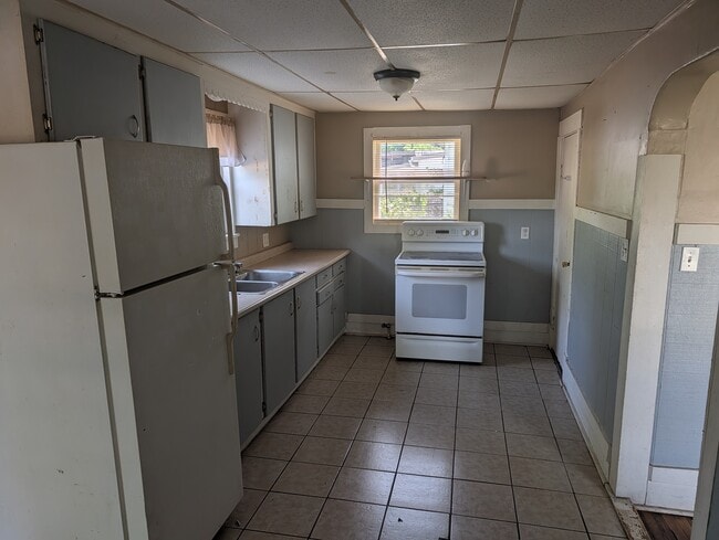 Building Photo - 1033 Myers Ave