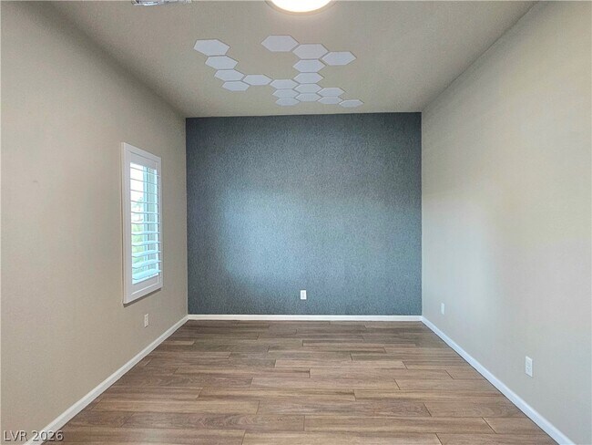 Building Photo - 8016 Carpenter Creek Ave