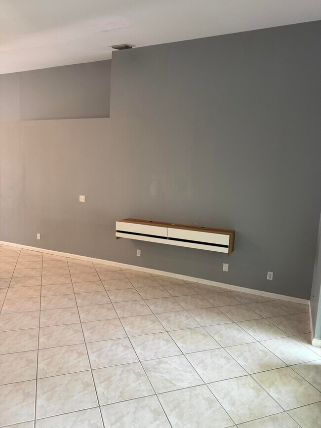 Building Photo - 8202 White Rock Cir