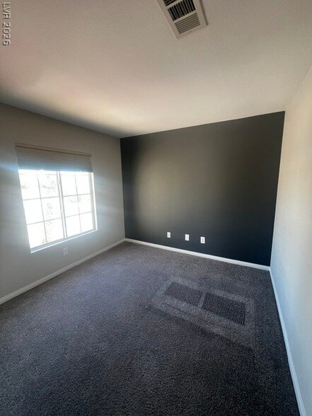 Building Photo - 9167 Short Horse Ct
