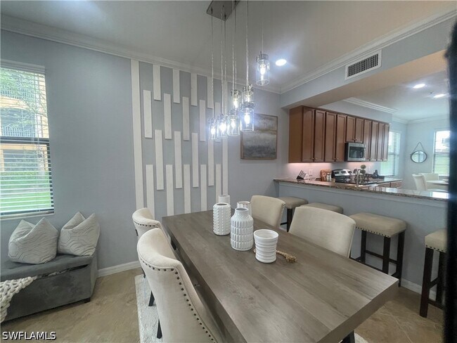 Building Photo - 9727 Acqua Ct