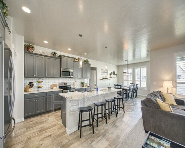 Building Photo - 3467 S Barletta Ave