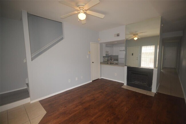 Building Photo - 8731 Village of Fondren Dr