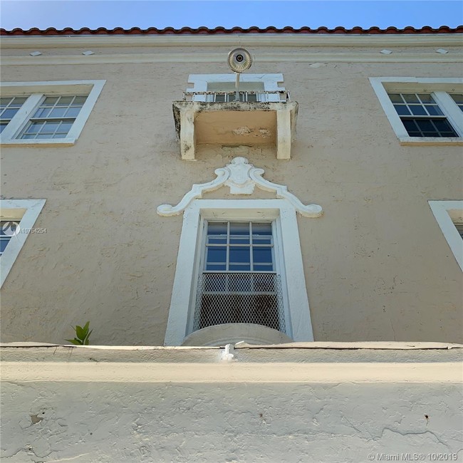 Building Photo - 236 NE 28th St