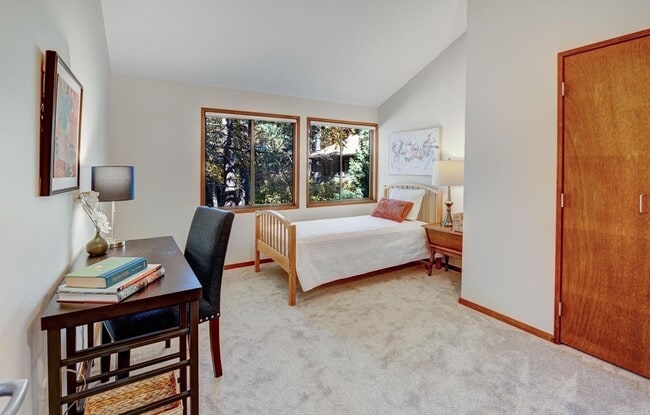 Building Photo - 546 Great Elm Way