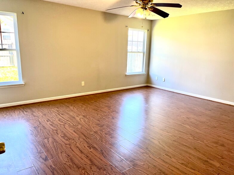 Building Photo - 2317 Lonan Ct