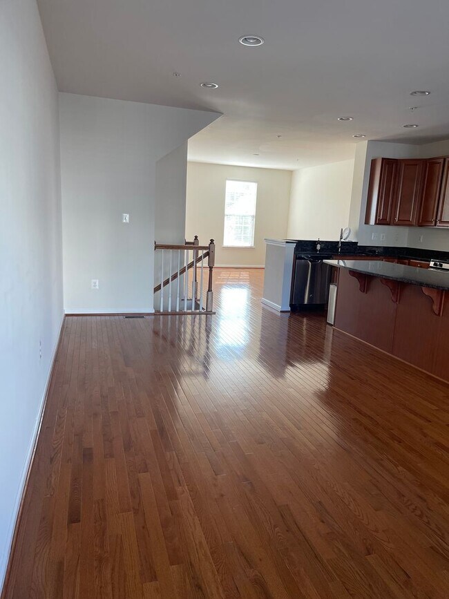 Building Photo - THREE LEVEL TOWNHOUSE WITH 2 CAR GARAGE