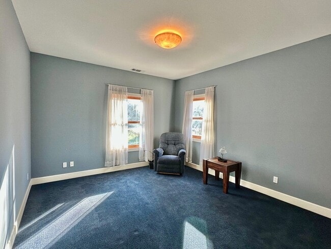 Building Photo - 10978 Squirrel Creek Rd