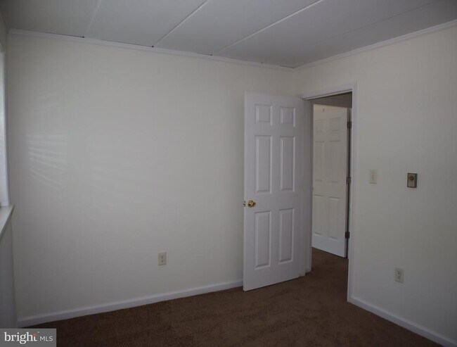 Building Photo - 319 Camden Ave