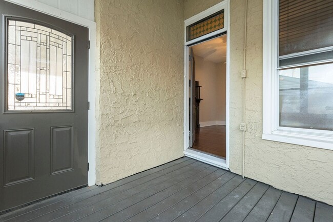 Building Photo - 1619 Ellwood Ave