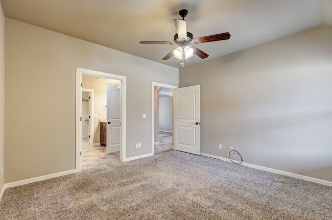 Building Photo - 8800 SW 55th St