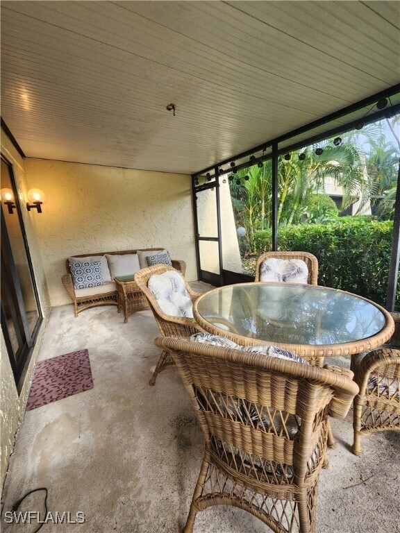 Building Photo - 925 Palm View Dr