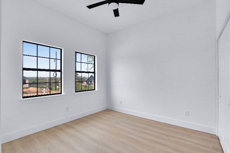 Building Photo - 212 Roy Nichols