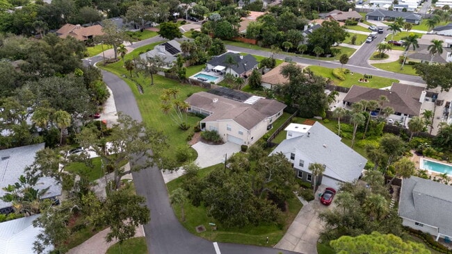 Building Photo - Spacious 5-Bed, 4-Bath Sarasota Home with ...