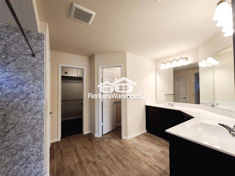 Building Photo - 14534 Myers Dr