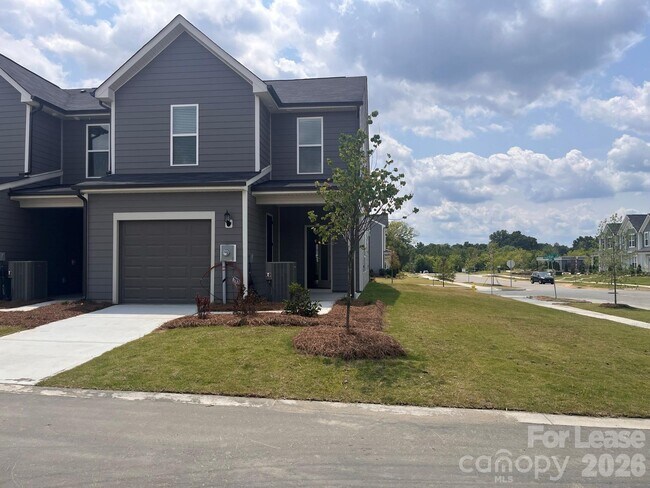 Building Photo - 16305 Leading St