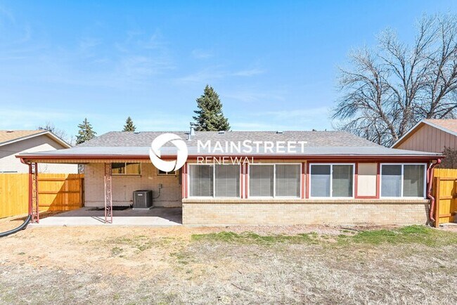 Building Photo - 4 Bedroom Pet-Friendly Home in DENVER, CO with Main Street Renewal
