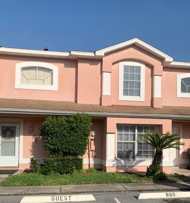 Building Photo - Nice 3 bedroom /2 bath 2 story townhome at...