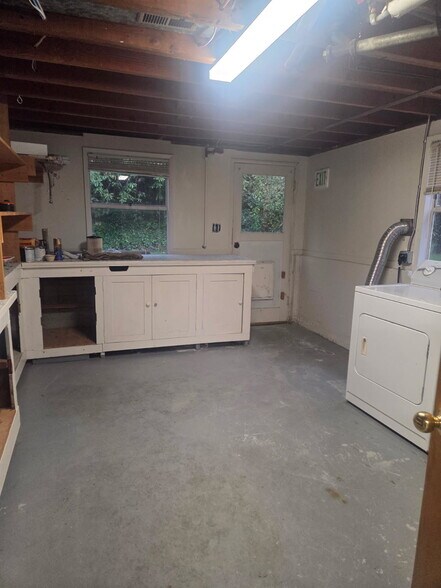 Building Photo - 3543 NE 93rd St