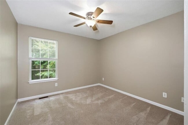 Building Photo - 800 Revena Dr