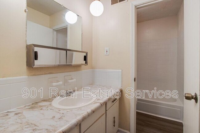 Building Photo - 2996 Stage Park Pl