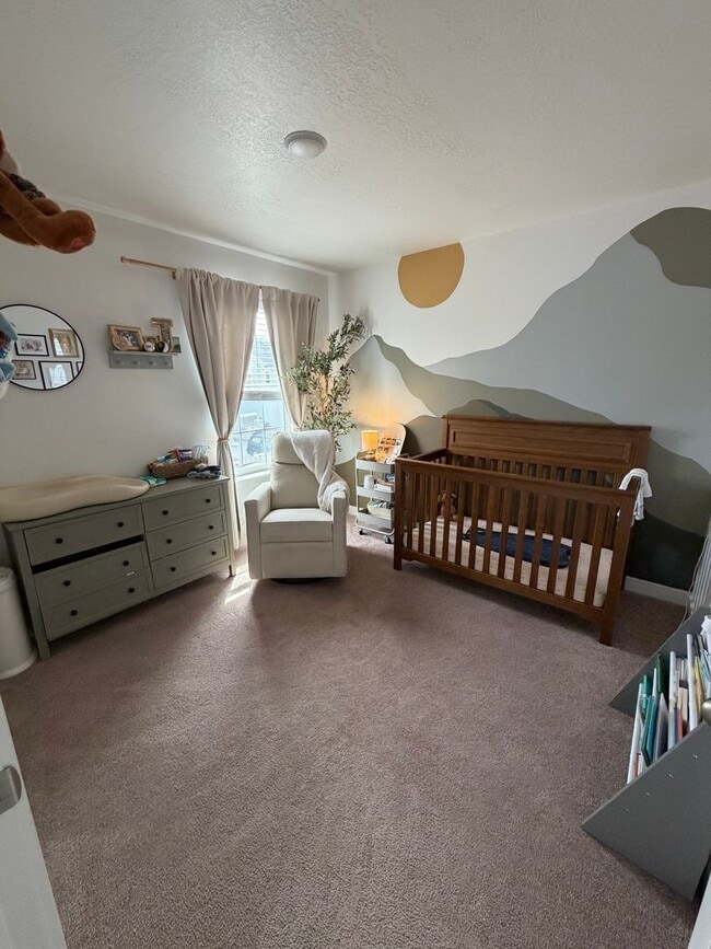 Building Photo - 3 bedroom, 2 bathroom South Jordan Home