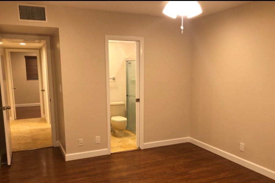 Building Photo - 1750 NE 39th Ct