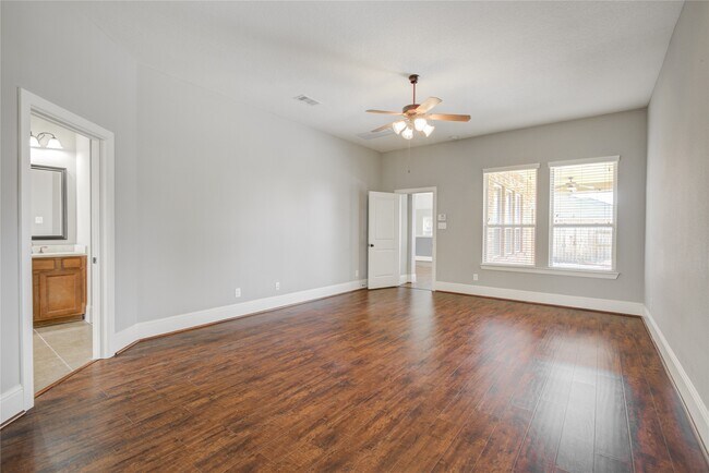 Building Photo - 2422 Monarch Terrace Dr