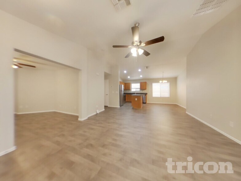 Building Photo - 29165 N Pyrite Ln
