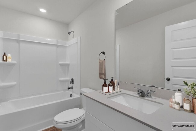 Building Photo - ***MOVE-IN SPECIAL*** $500 OFF OF YOUR FIRST MONTH'S RENT AND APPLICATION FEES WAIVED UPON APPROV...