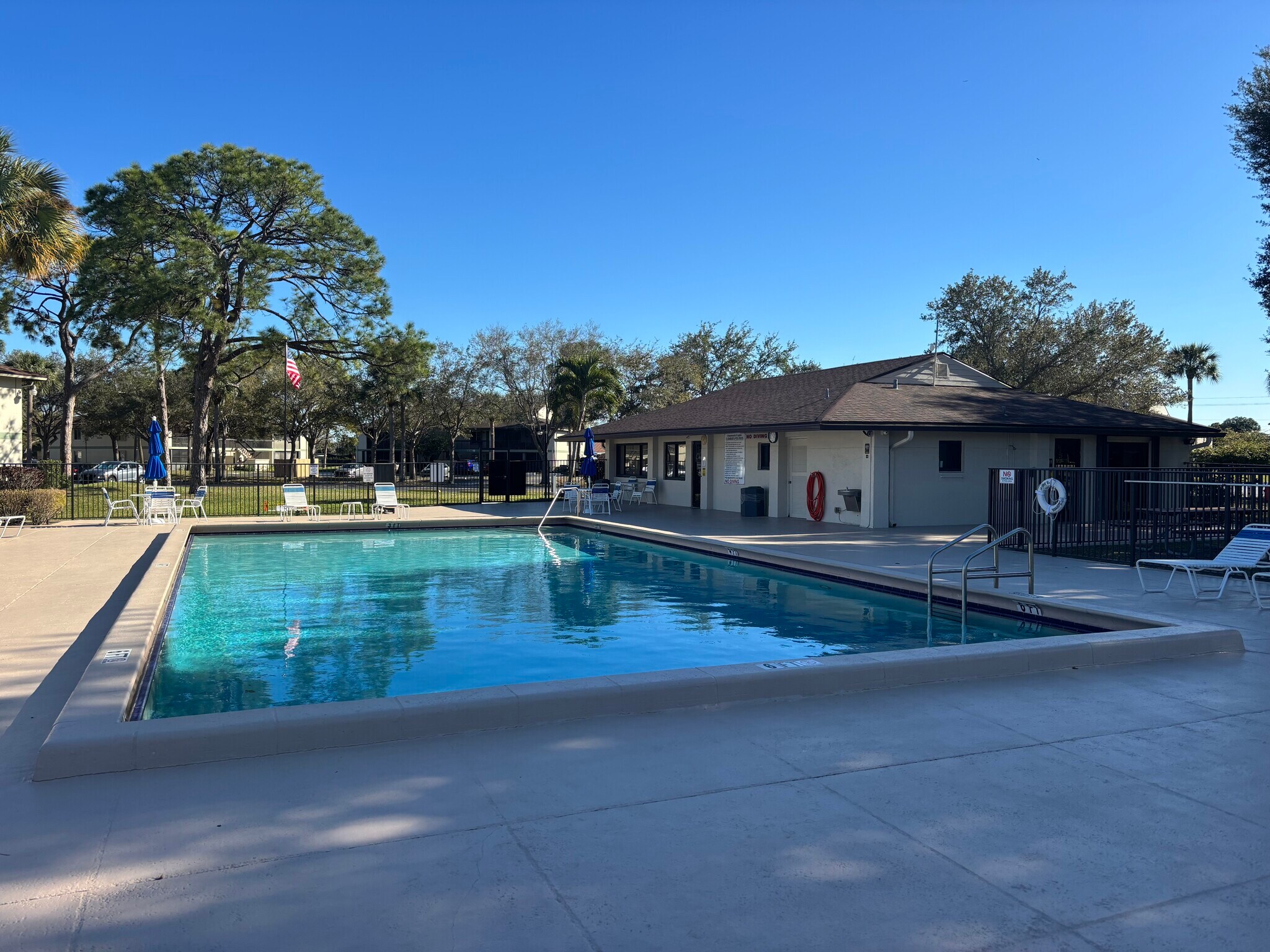 Building Photo - 6271 Chasewood Dr