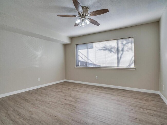 Building Photo - 10650 Steppington Dr