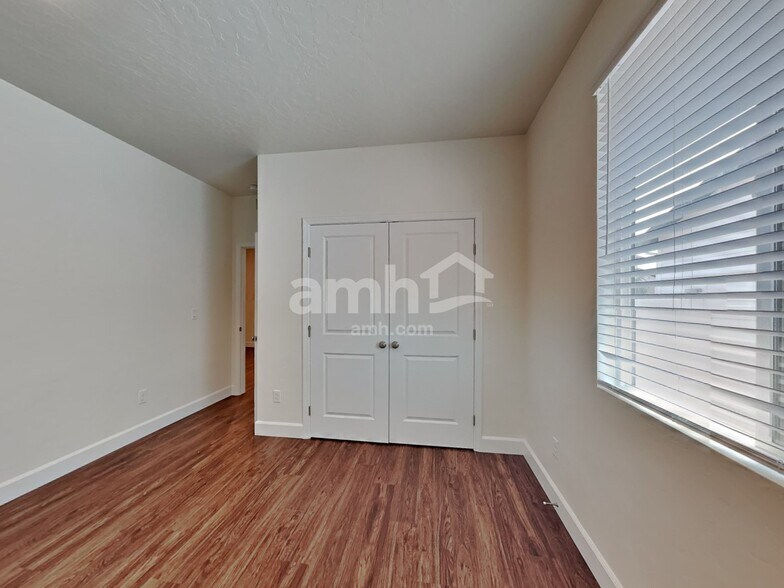 Building Photo - 1743 N Montgomery Way