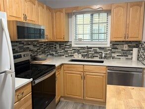 Building Photo - 608 Fox Run Ln