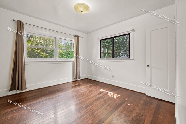 Building Photo - Modern Mediterranean 2 Bed/2 Bath with plenty of space - Pet Friendly!
