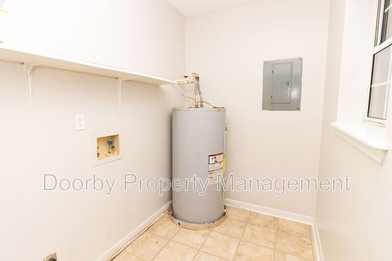 Building Photo - 333 Withrow Rd